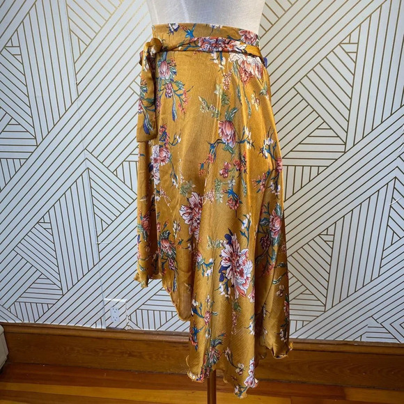 Boohoo Plus Floral Print‎ Hanky Hem Tie Waist Skirt - Picture 5 of 9
